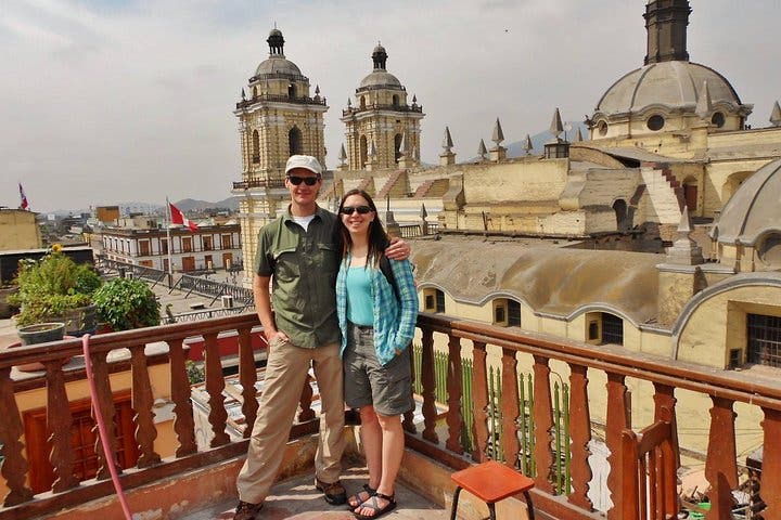 8 horas: recorrido por la ciudad de Lima, clase de cocina, recorrido por el mercado y frutas exóticas (grupos pequeños)