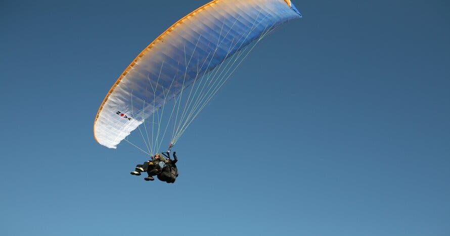 Volar en parapente bi-plaza en Tarragona
