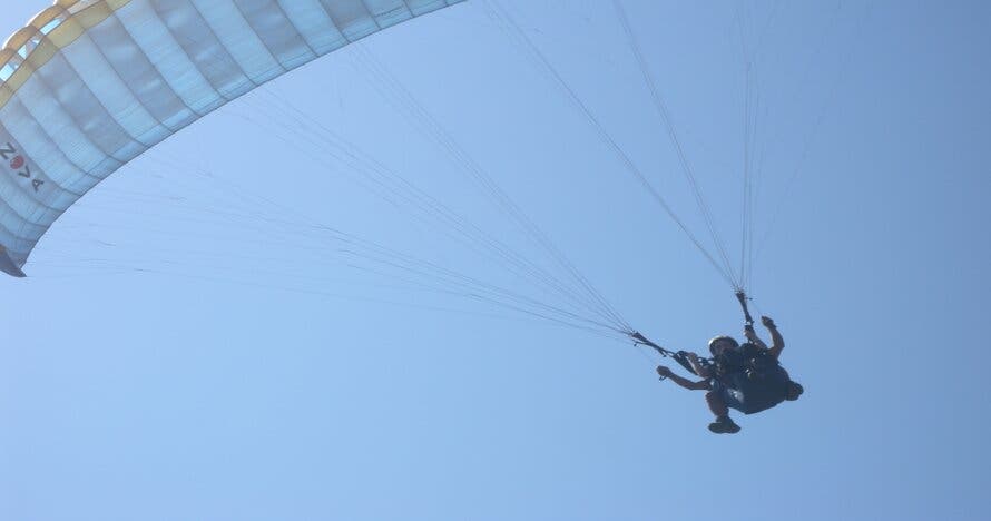 Volar en parapente bi-plaza en Galicia (Vigo), en 0ia