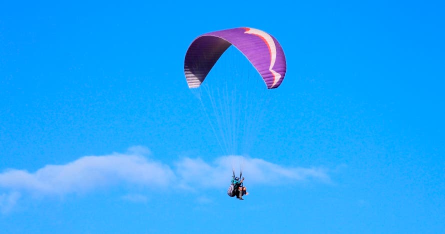 Volar en parapente bi-plaza En Asturias. La Providencia