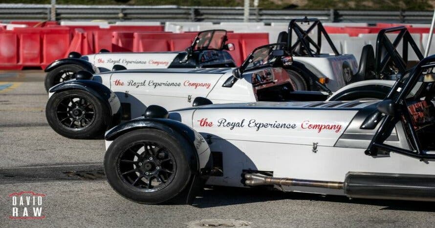 Vive la emoción de conducir coches diseñados para el drift en Jarama