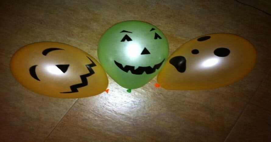 Fiesta de Halloween con historias mágicas cocina y decoración