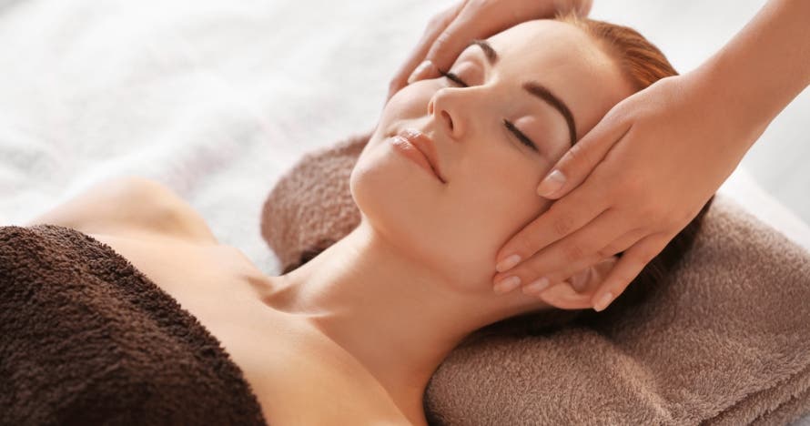 Masaje facial Kobido: rejuvenece tu rostro con resultados duraderos