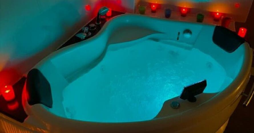 Ritual de relajación profunda: hidromasaje y masaje aceites calientes