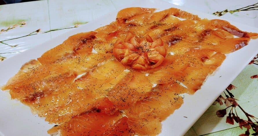 Pescados marinados y tártares: sabores frescos y deliciosos