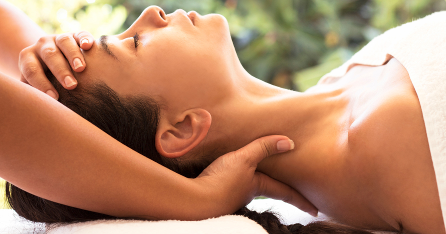 Libera tensiones: Quiromasaje en Divinity Clinic
