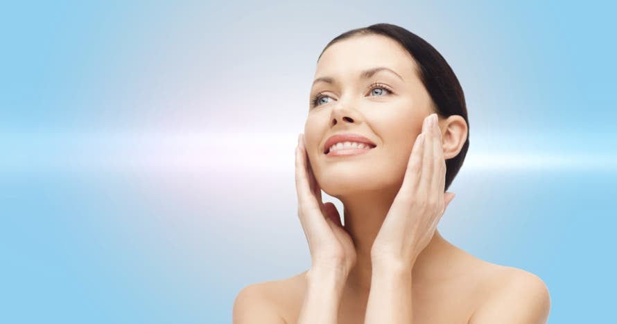 Piel radiante y rejuvenecida con dermoabrasión y mascarilla facial