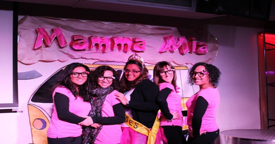 Espectaculo con cena y discoteca. Mamma Mia show