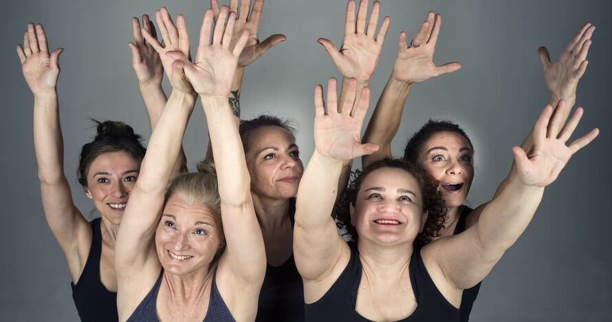 EL CLUB DE NATACIÓN DELILAH