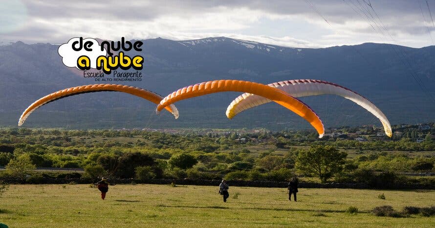 Vuelo en Parapente en la Sierra a 40 min. de Madrid