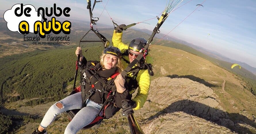 Vuelo en Parapente en la Sierra a 40 min. de Madrid