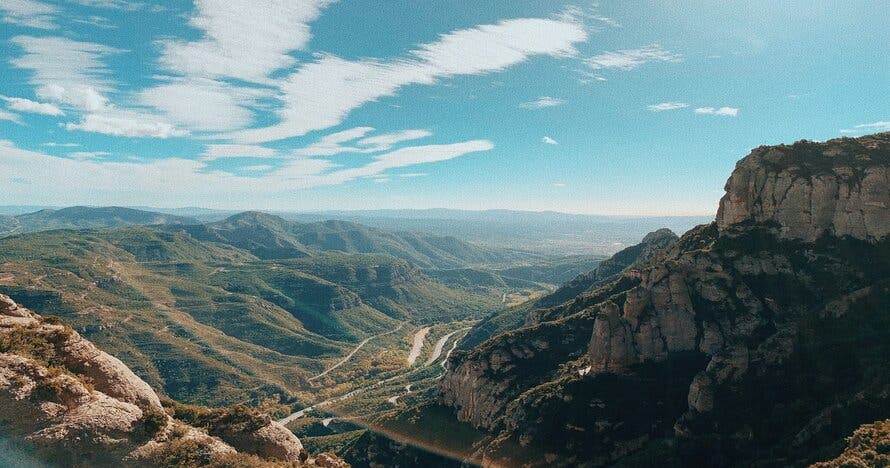 Tour con misterios en Montserrat con VisitEscape APP