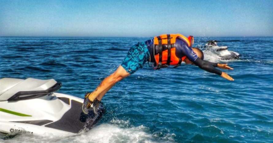 Alquiler de moto acuática sin titulación y Piscina Beach Club
