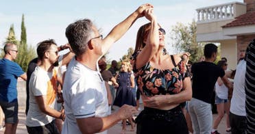 �Baila salsa y divi�rtete en esta clase �nica!