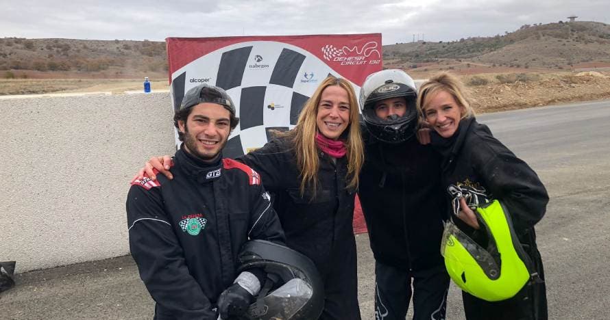 Conduce un Carcross en circuito de competición