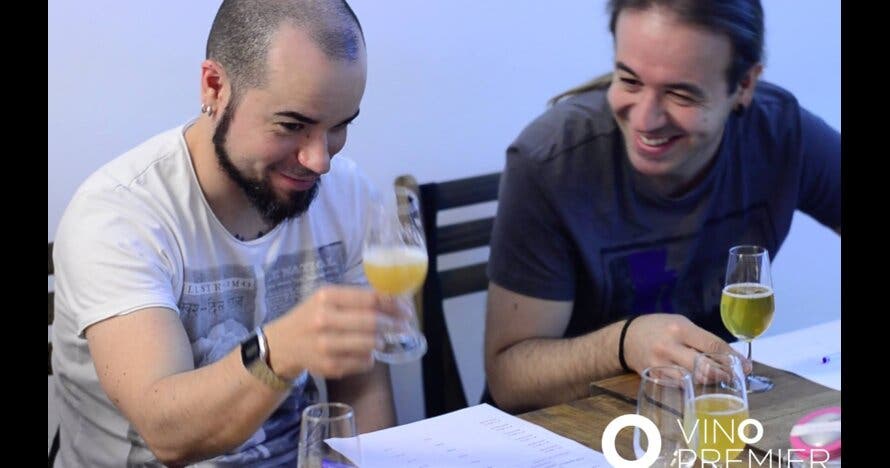 Cervezas artesanas con una cata con quesos y chocolate