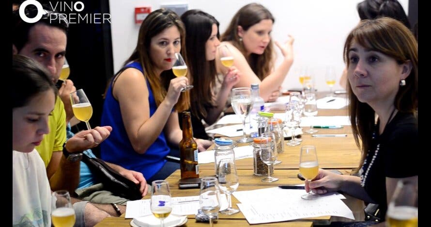 Cervezas artesanas con una cata con quesos y chocolate