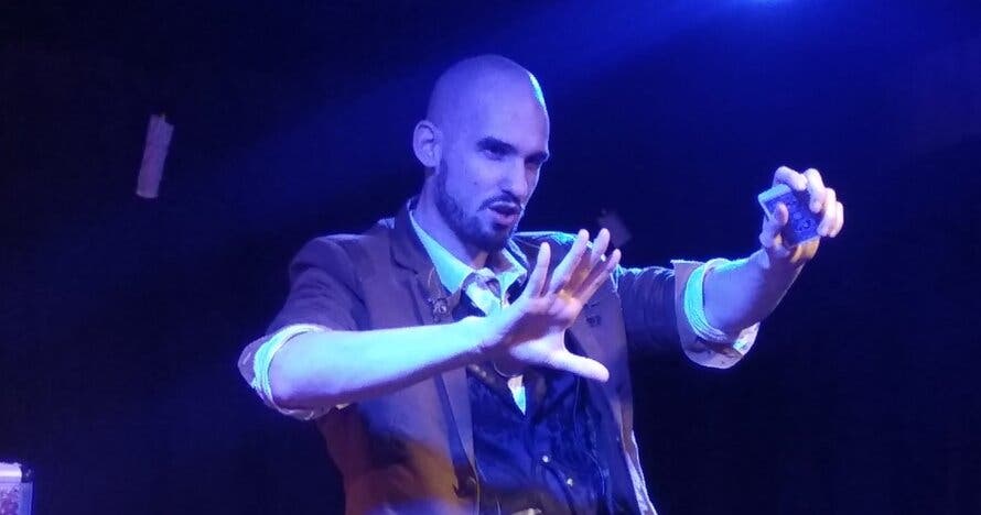 Magia por aquí, Magia por allá