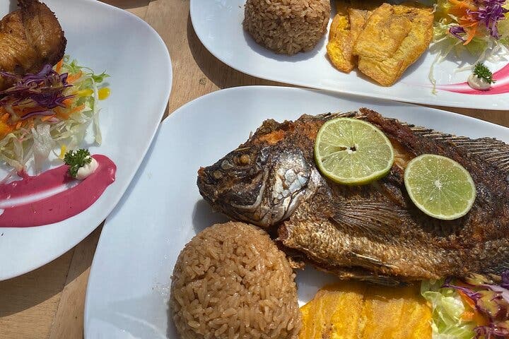 Barú y Playa Blanca disfrutan del mejor lugar con alojamiento y almuerzo.