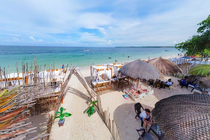 Barú y Playa Blanca disfrutan del mejor lugar con alojamiento y almuerzo.