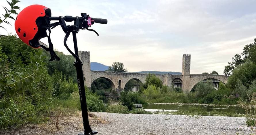 Rutas guiadas en patinete eléctrico en Besalú