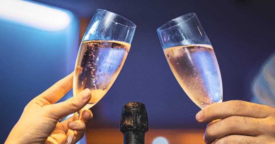 Experiencia romántica: jacuzzi, cena y relajación en pareja