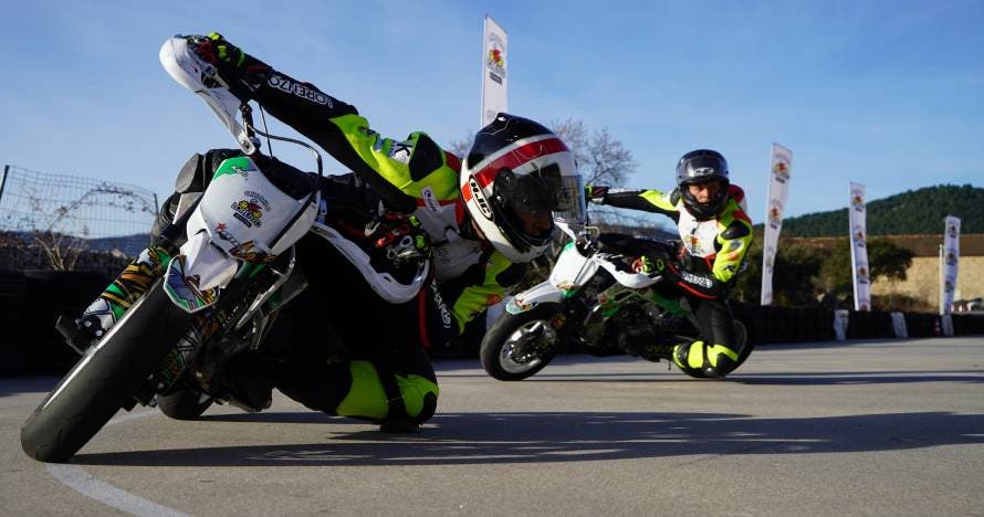 Pit Bike. Curso de técnicas de pilotaje experto. Domina tu moto.