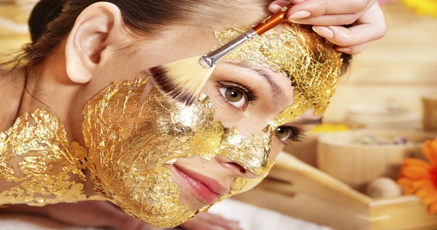 Piel radiante con máscara de oro 24K y masaje kobido