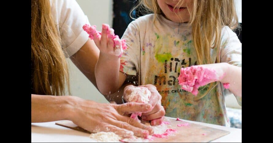 Regala un Taller de arte y exploración sensorial