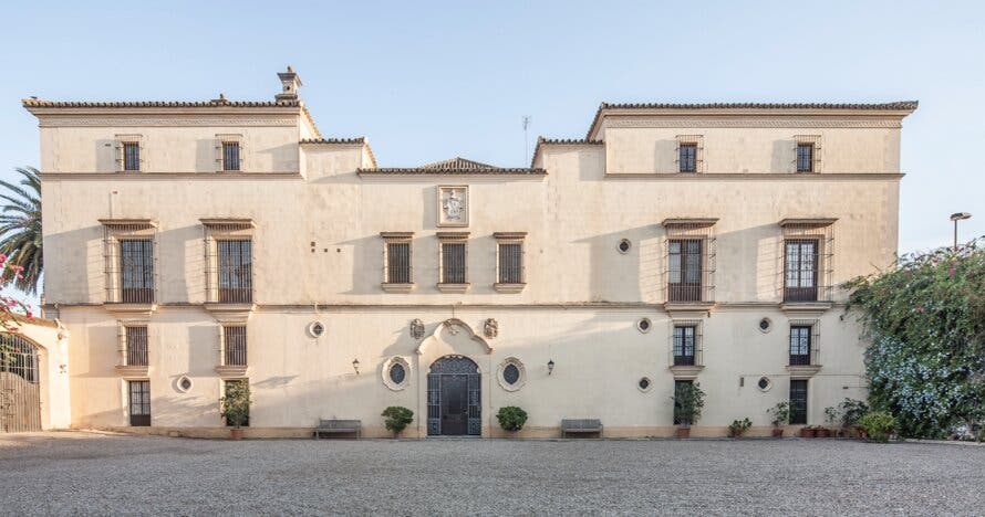Descubre el encanto del Palacio Domecq: visita general audioguiada