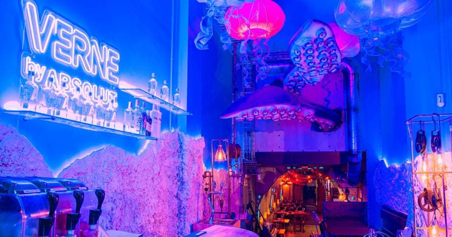 Teatro y cócteles submarinos: una experiencia gastronómica en el Verne