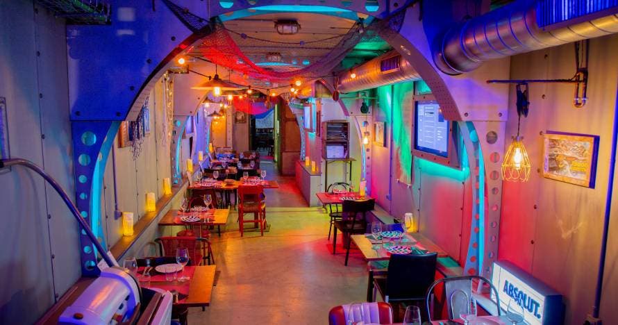 Teatro y cócteles submarinos: una experiencia gastronómica en el Verne