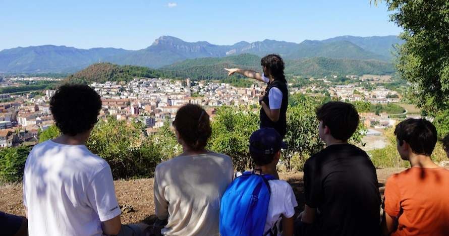 Descubre el fascinante volcán Montsacopa en Olot - Visita guiada