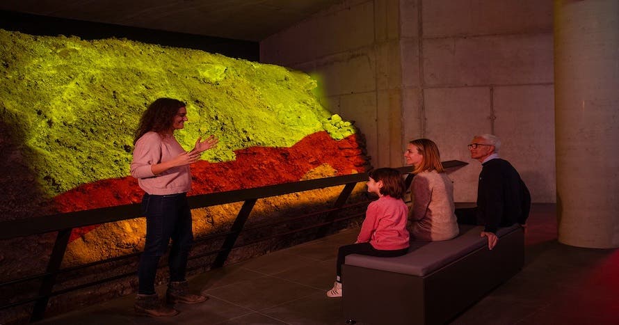 Descubre la magia de los volcanes en Espai Cràter