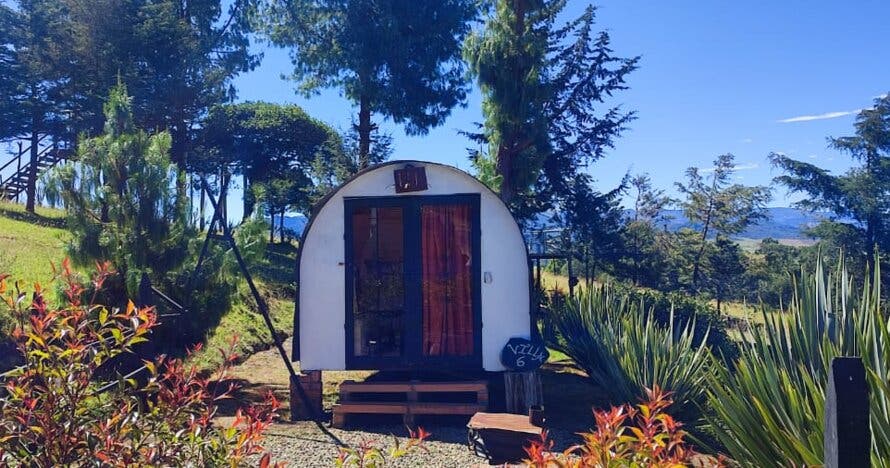 Noche de glamping para 2, desayuno y cabalgata o masaje