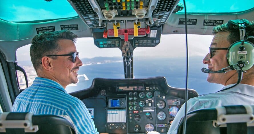 Barcelona: Tour 360º en helicóptero, a pie y en barco