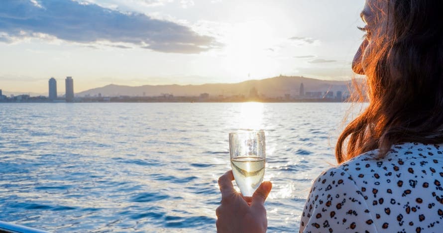Experiencia Chill Out en Catamarán por Barcelona