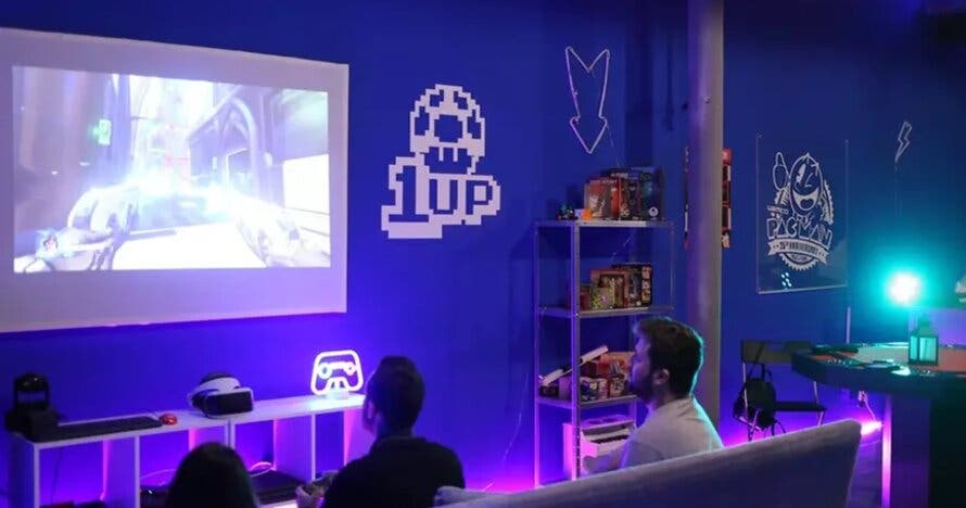 Sala gaming privada con barra libre de palomitas para 5 personas