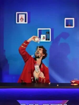Sala gaming privada con barra libre de palomitas para 5 personas