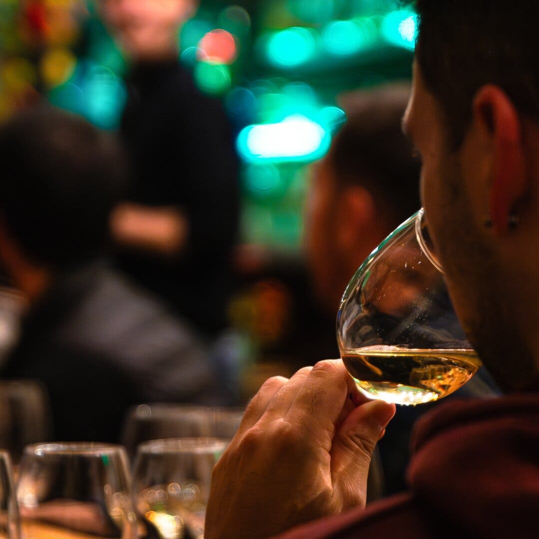 Cata de vinos en Jardinet d Aribau, un restaurante de ensueño