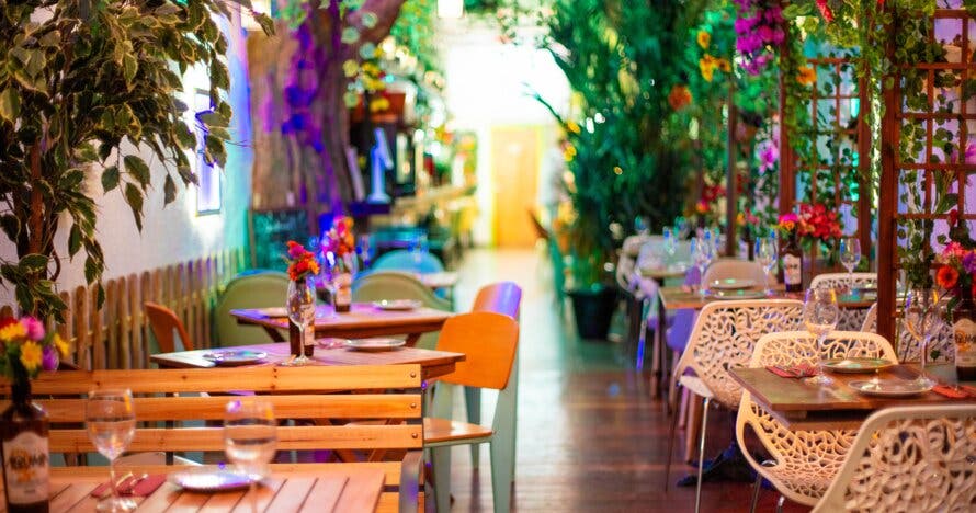 Cata de vinos en Jardinet d Aribau, un restaurante de ensueño