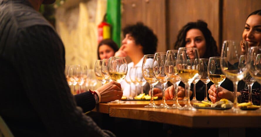 Cata de vinos en Jardinet d Aribau, un restaurante de ensueño