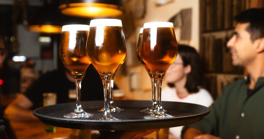 Los secretos de la cerveza en el místico restaurante Alquimia