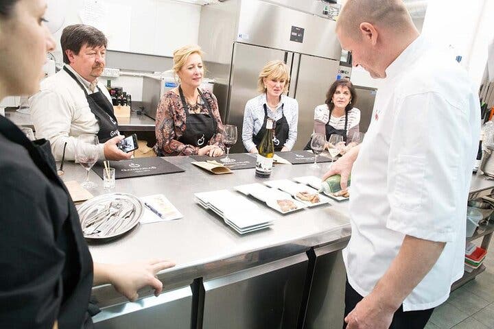  Auténtica clase de cocina vasca en el casco antiguo de San Sebastián