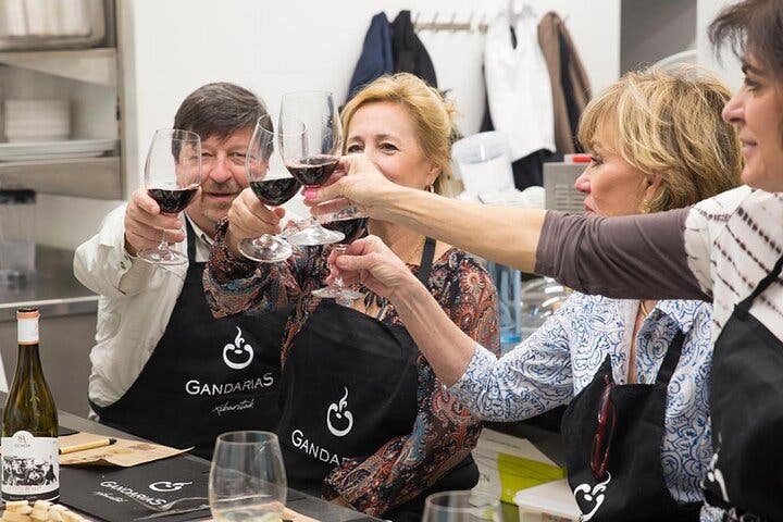  Auténtica clase de cocina vasca en el casco antiguo de San Sebastián