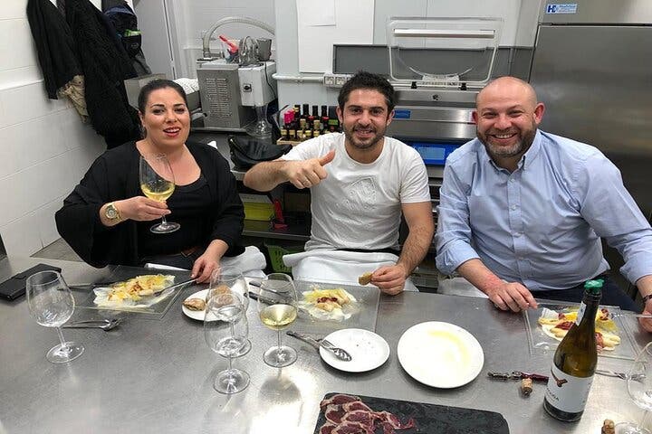  Auténtica clase de cocina vasca en el casco antiguo de San Sebastián