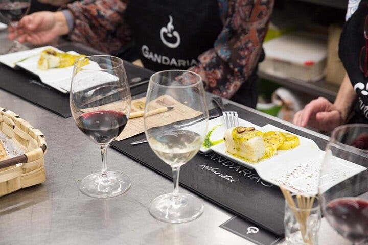  Auténtica clase de cocina vasca en el casco antiguo de San Sebastián