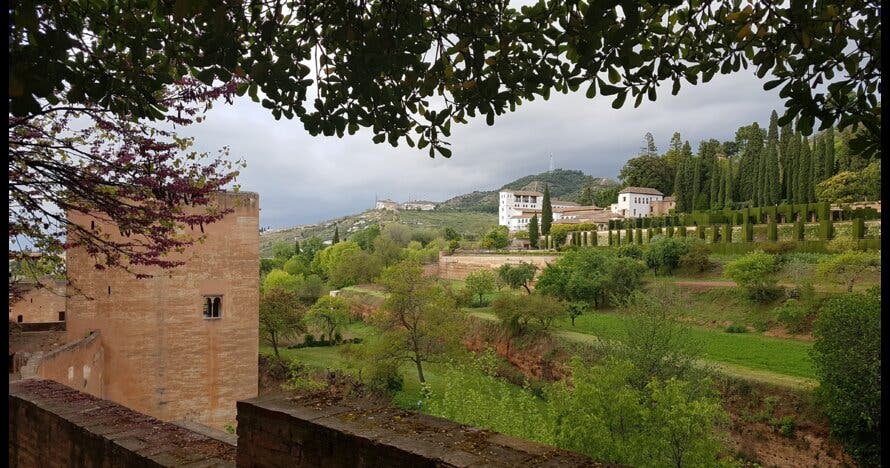 Visita Alhambra: Jardines del Sultán, Generalife y Alcazaba