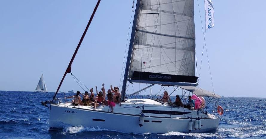 Salida en velero 2 horas por Barcelona