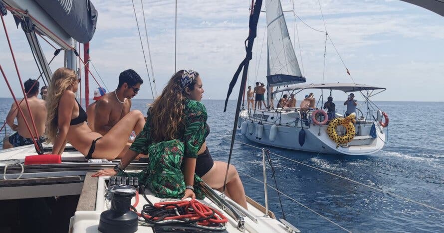 Tour privado en velero en Barcelona